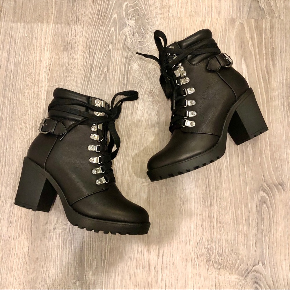 Moto Booties 🔥